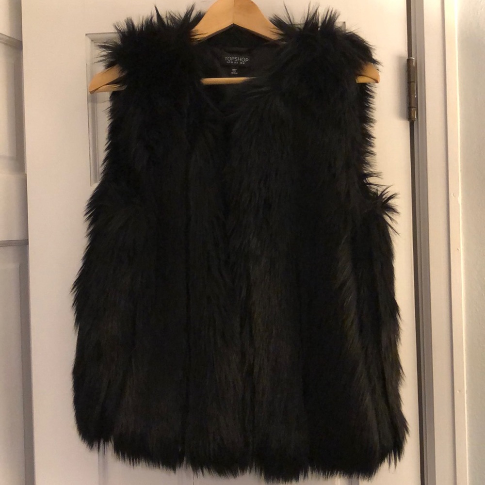 EUC faux fur black vest